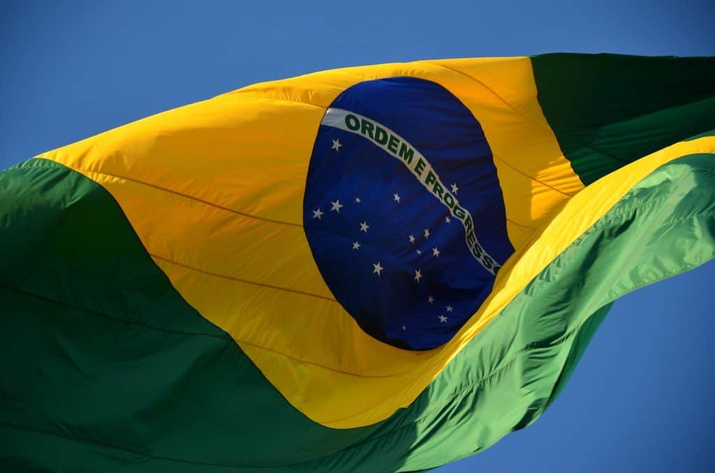 Mostre Seu Orgulho: Dê um Toque Brasileiro ao Seu Status com Nossa Bandeira!